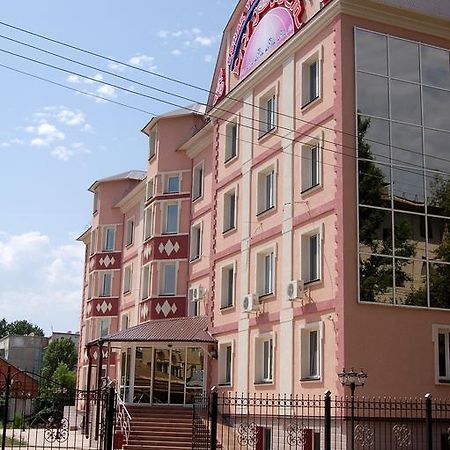 Kurmet Hotel Uralsk Extérieur photo