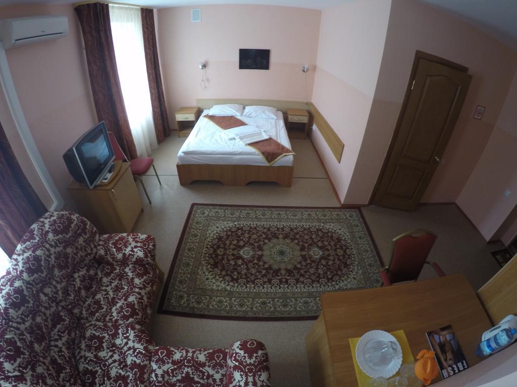 Kurmet Hotel Uralsk Chambre photo