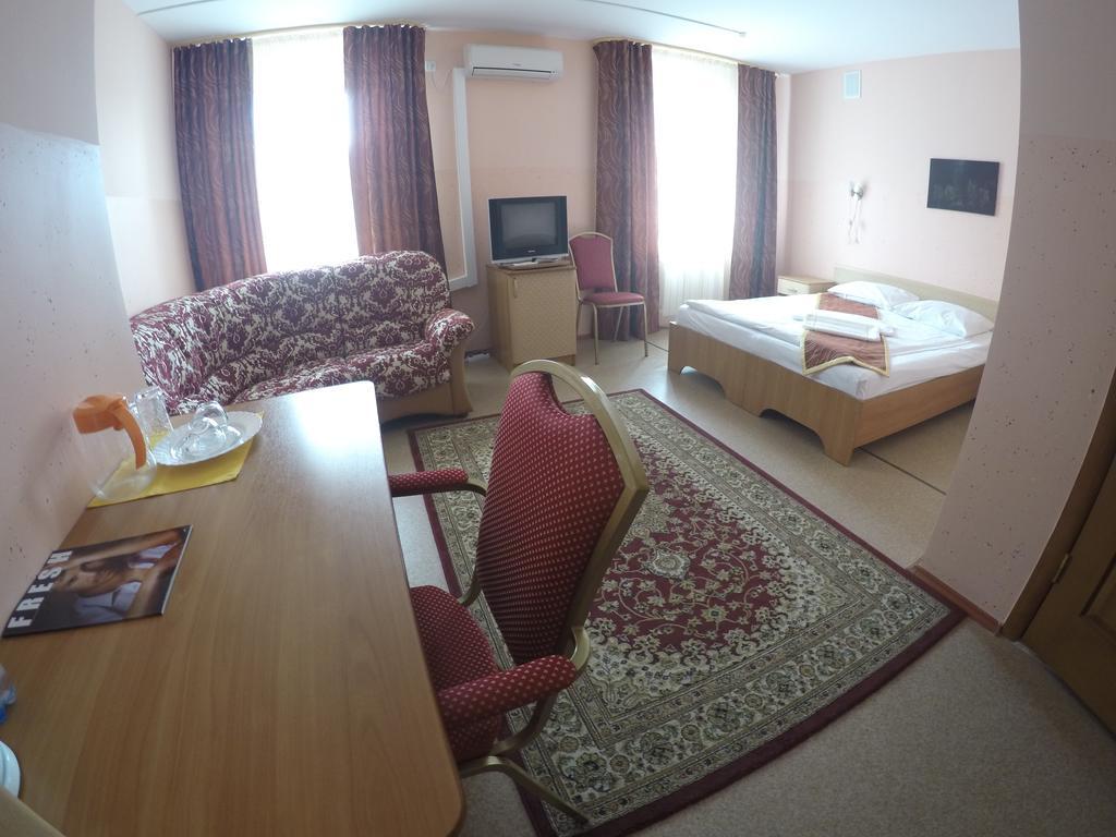Kurmet Hotel Uralsk Chambre photo