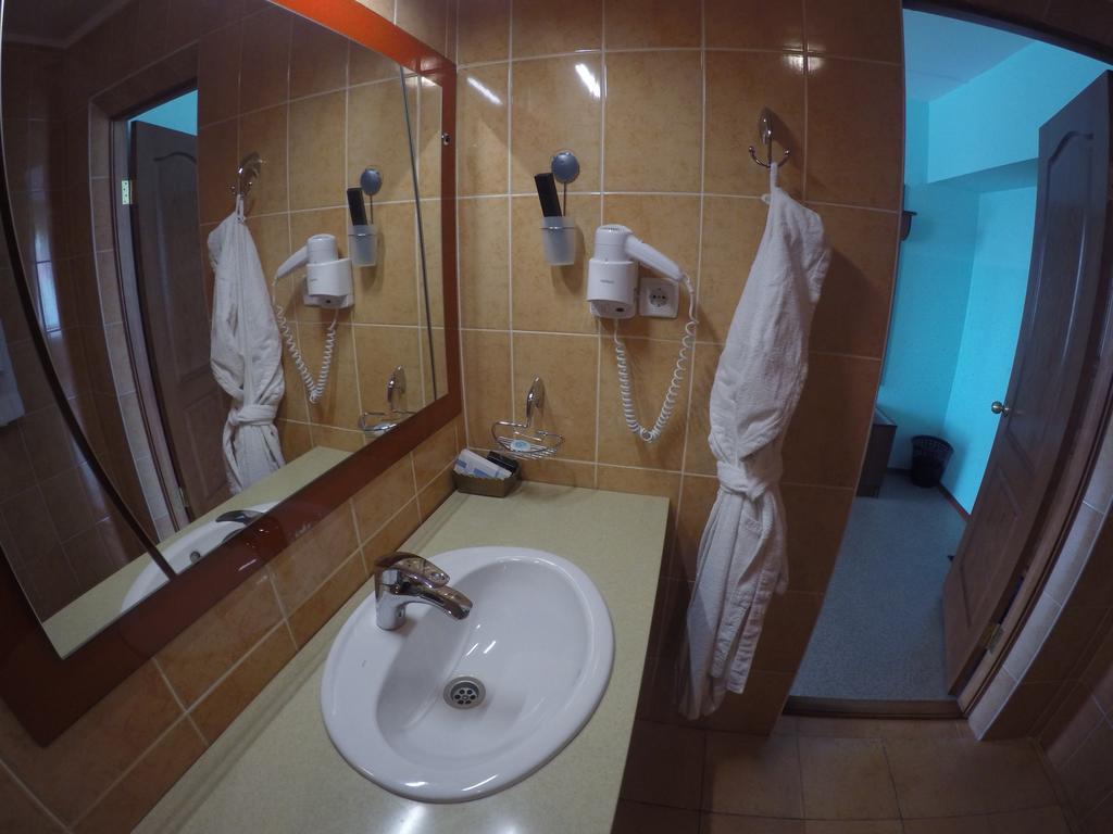 Kurmet Hotel Uralsk Chambre photo