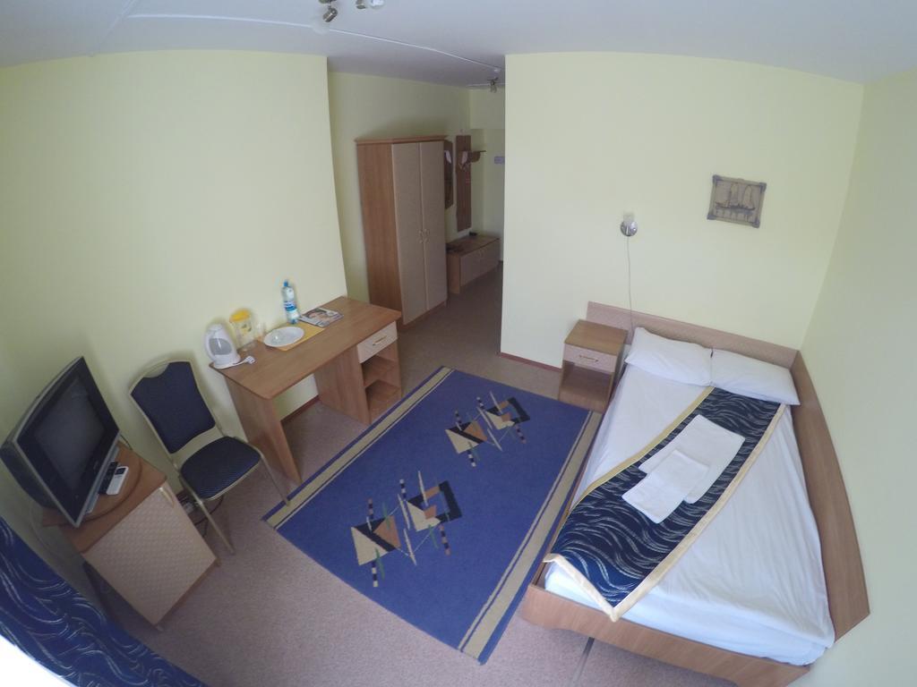 Kurmet Hotel Uralsk Chambre photo