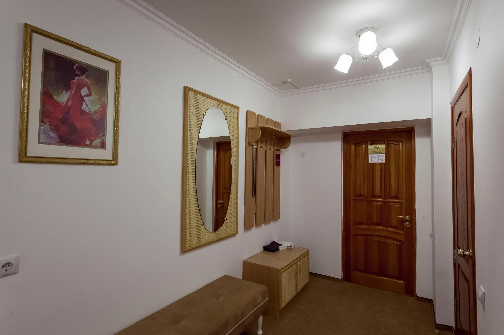 Kurmet Hotel Uralsk Extérieur photo