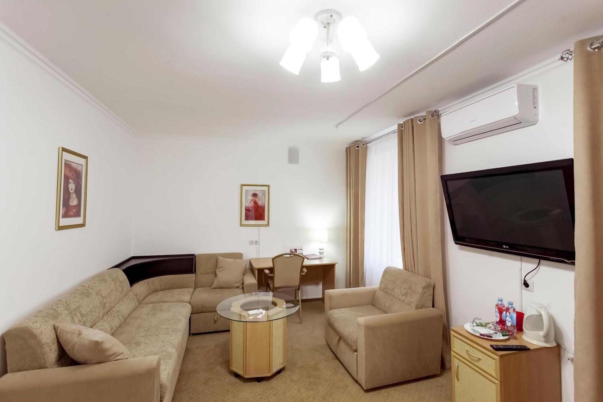 Kurmet Hotel Uralsk Extérieur photo