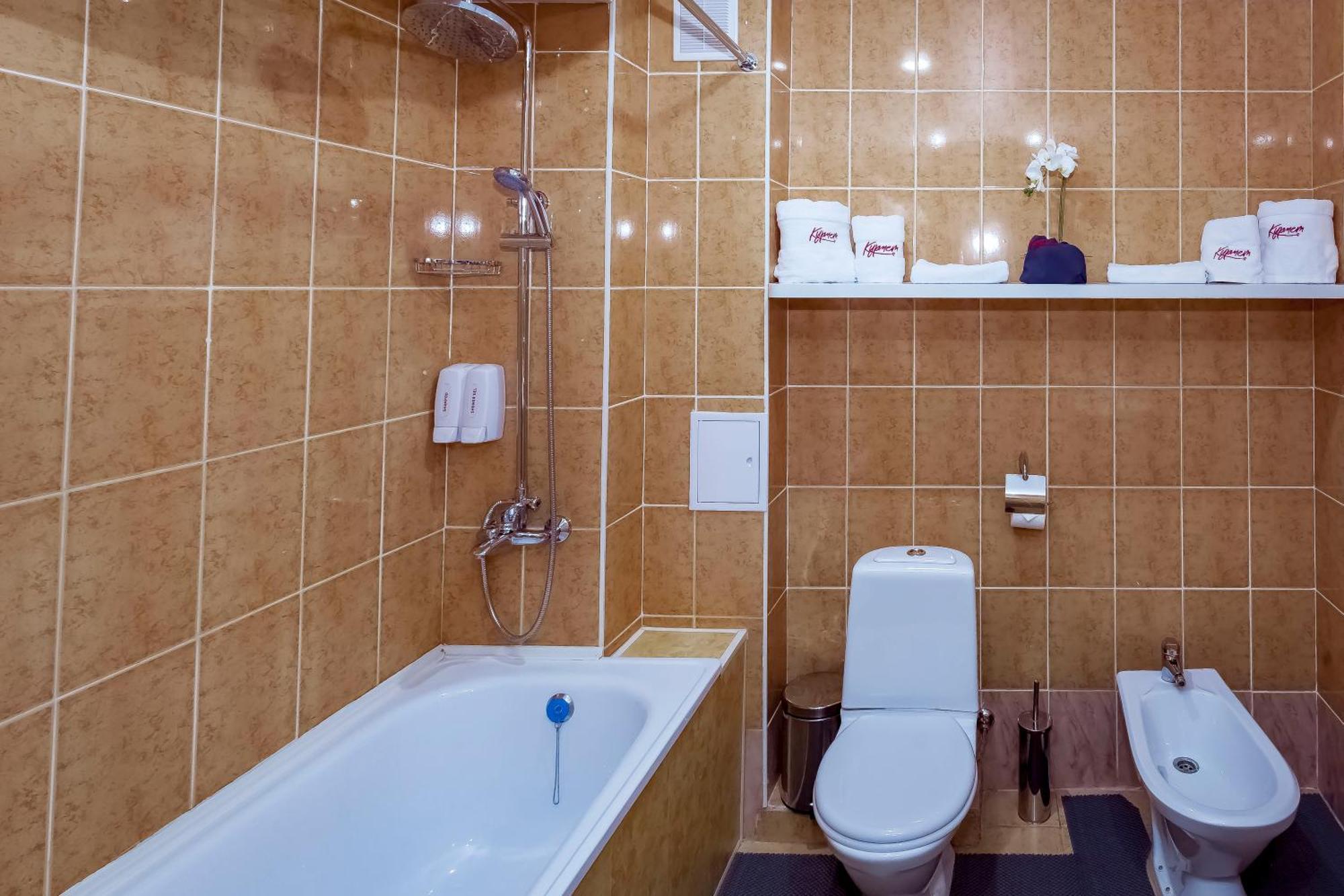 Kurmet Hotel Uralsk Extérieur photo