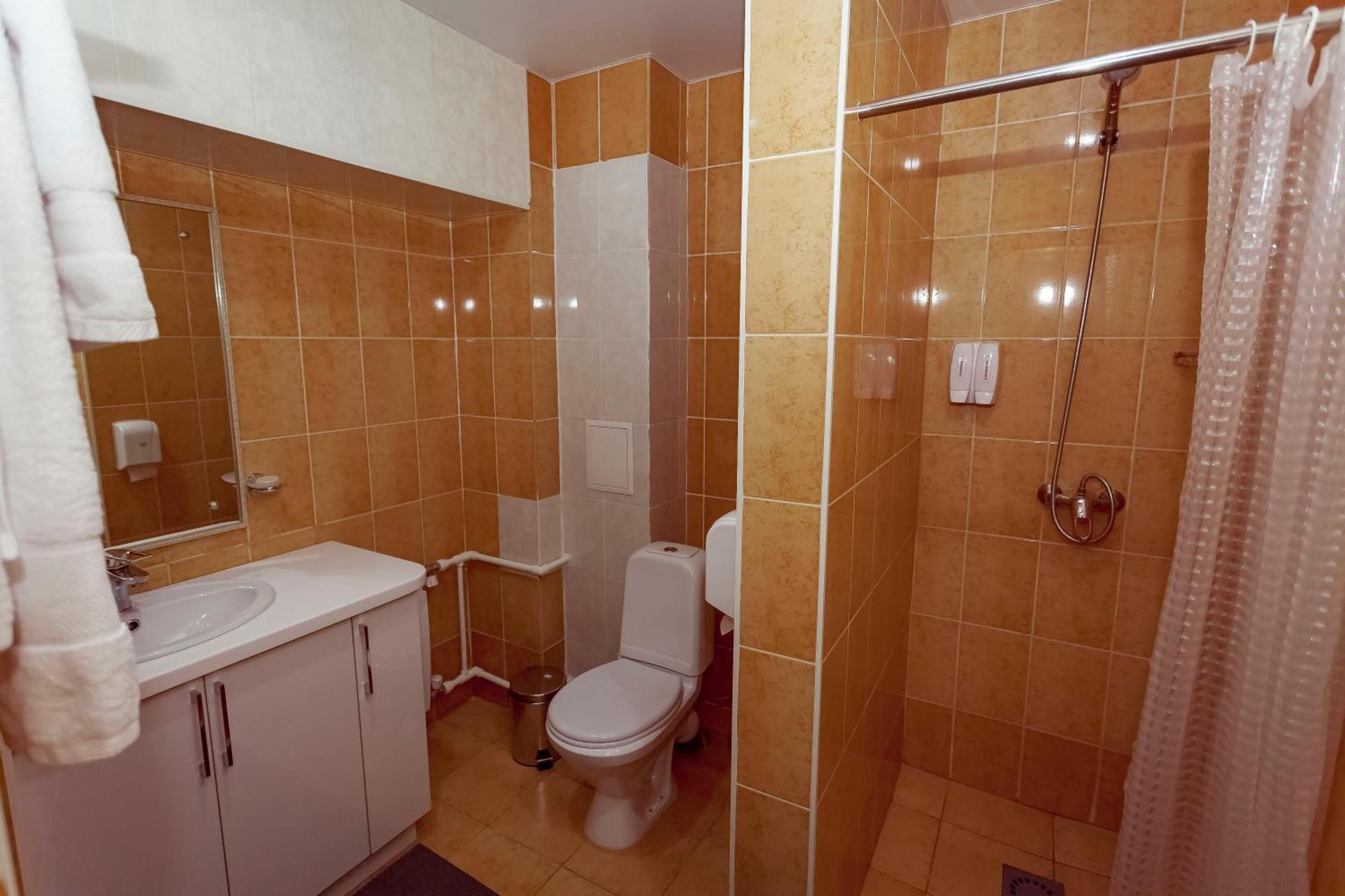 Kurmet Hotel Uralsk Extérieur photo