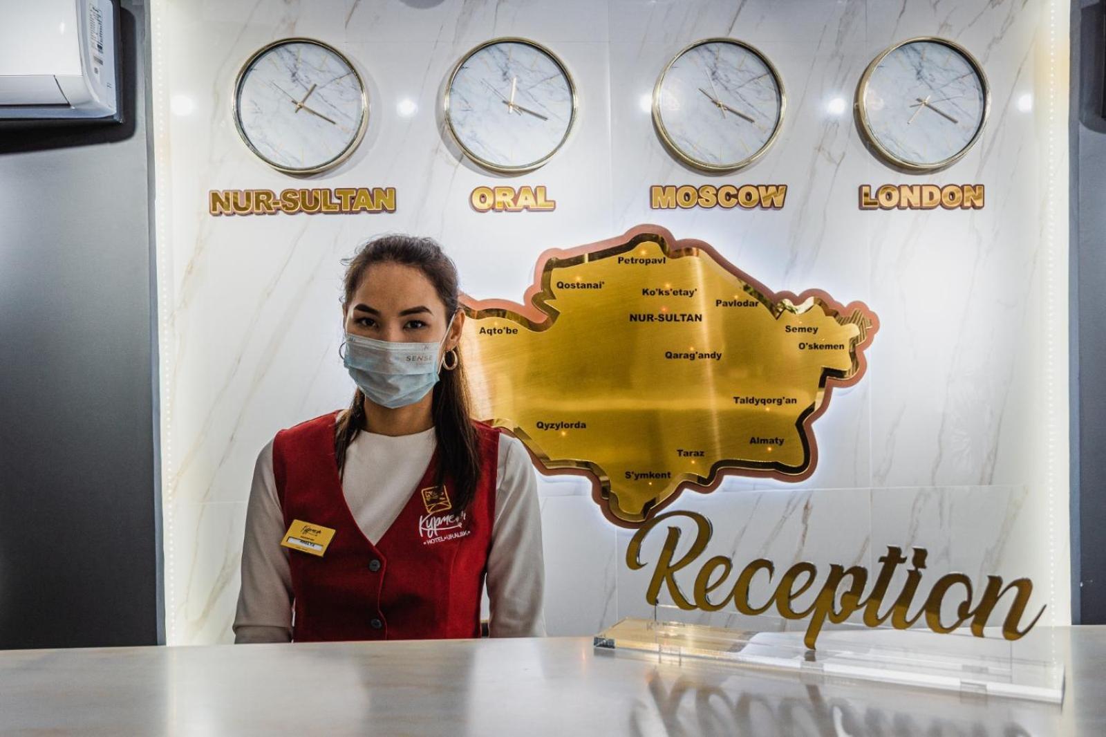 Kurmet Hotel Uralsk Extérieur photo