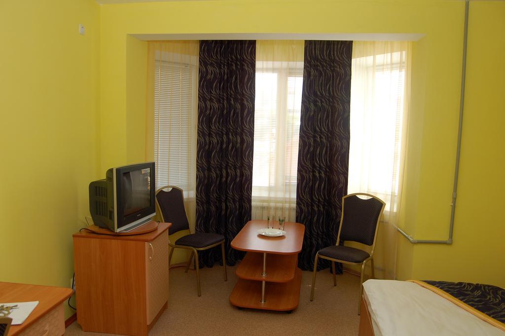 Kurmet Hotel Uralsk Extérieur photo