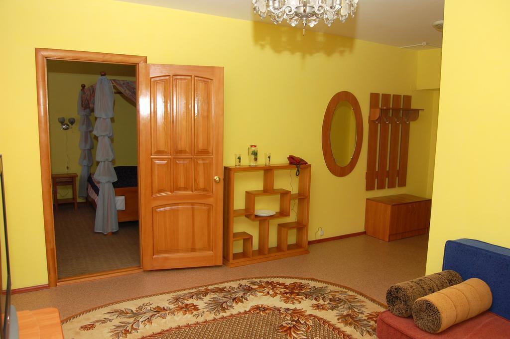 Kurmet Hotel Uralsk Extérieur photo