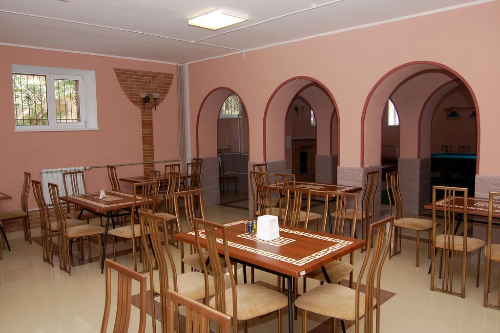Kurmet Hotel Uralsk Extérieur photo