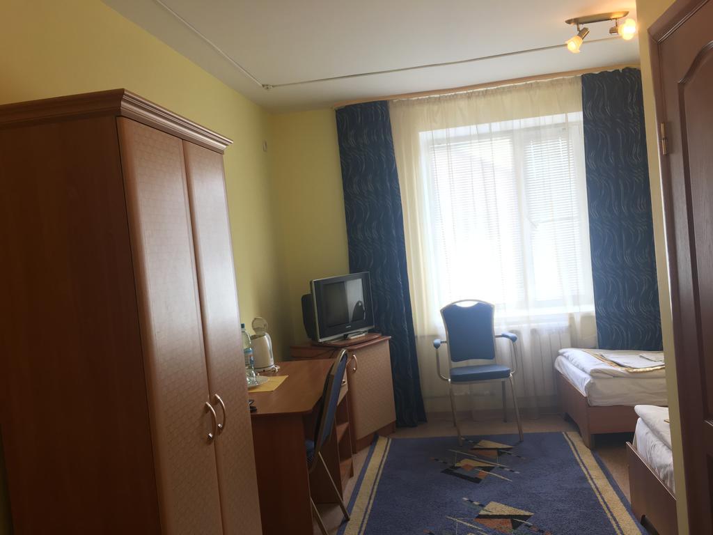 Kurmet Hotel Uralsk Extérieur photo