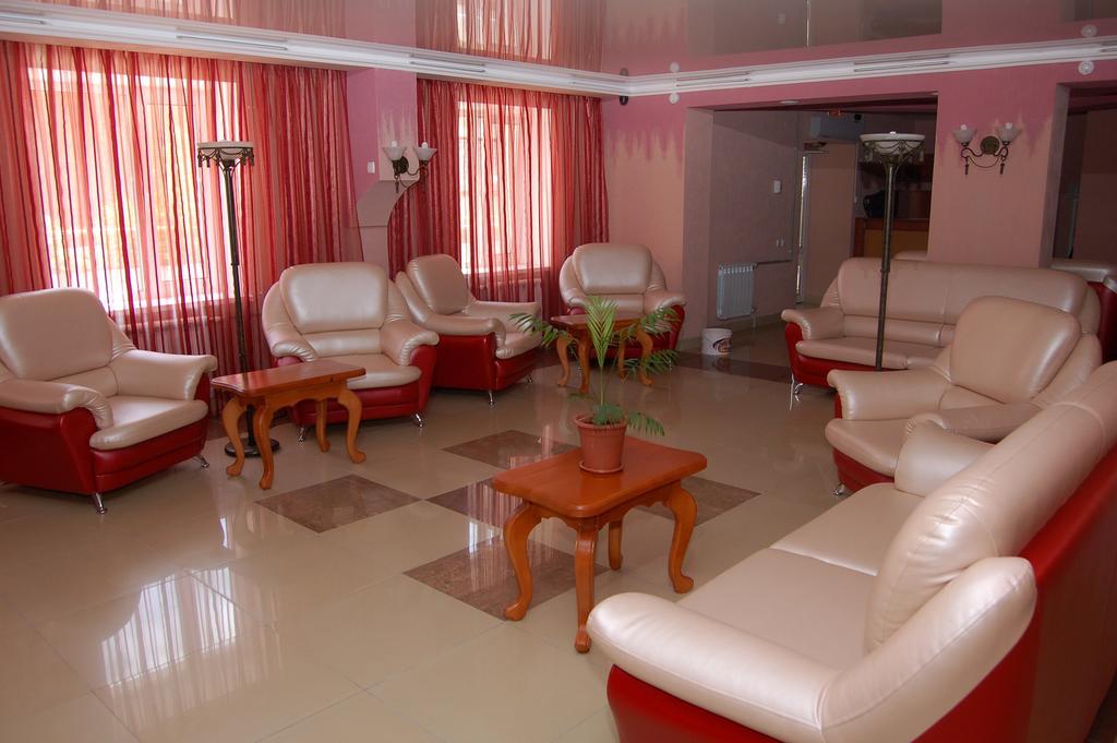 Kurmet Hotel Uralsk Extérieur photo